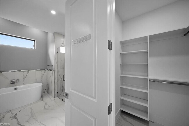 Building Photo - 1201 SW 8th Pl