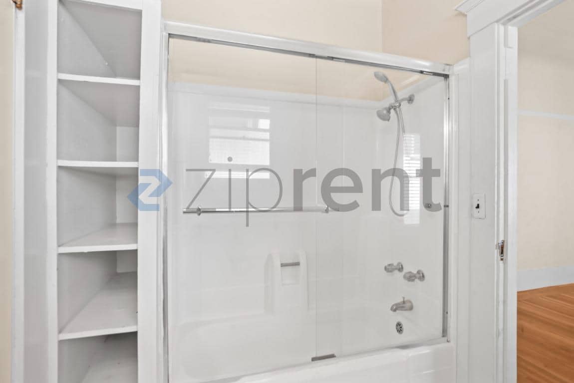 Building Photo - Unit