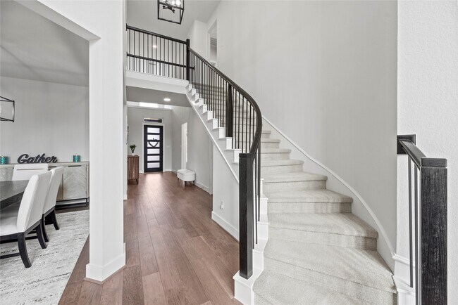 Building Photo - 30155 Gold Finch Pl