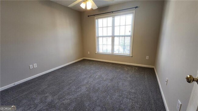 Building Photo - 3330 Ridgefair Dr