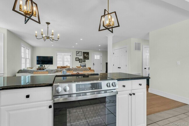 Building Photo - 32 Katherine St