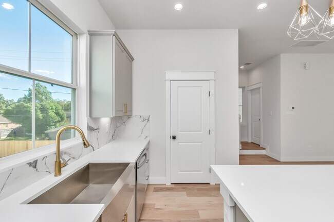 Building Photo - 5410 Wheatley St