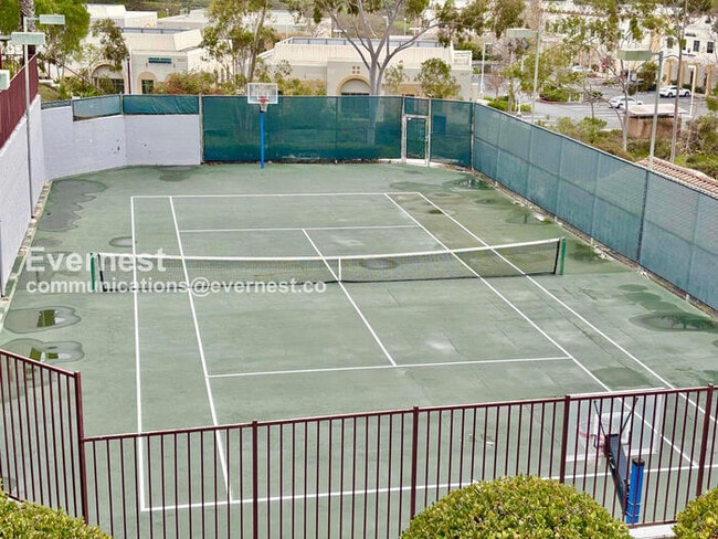 Building Photo - 3557 Paseo De Francisco