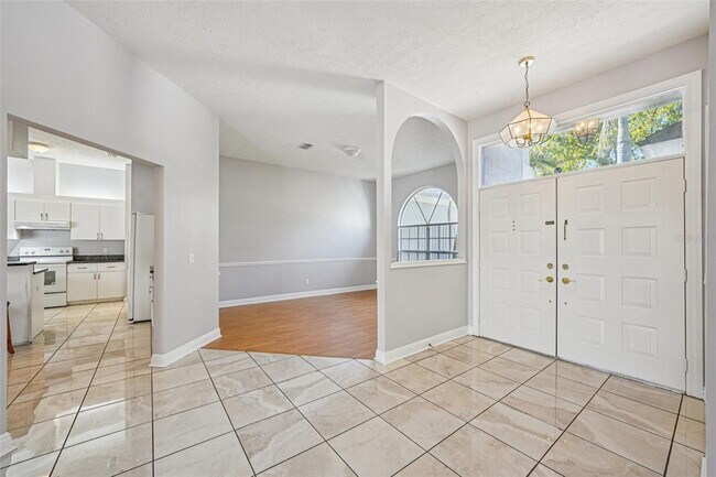 Building Photo - 918 Academy Dr