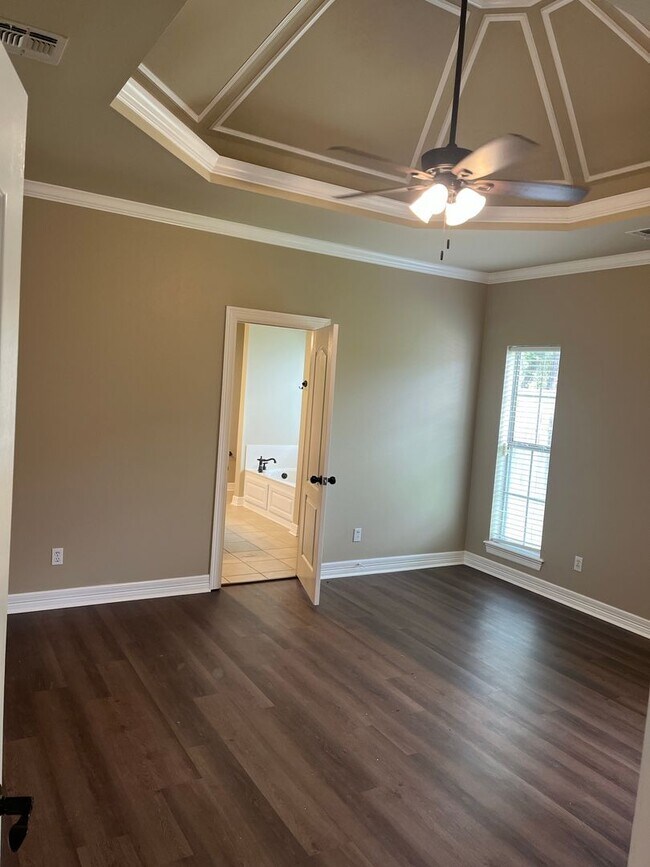 Building Photo - 472 Grand Oaks Dr