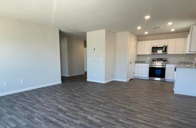 Building Photo - Charming 3 bed 2 bath home located in Eloy!