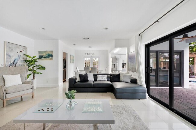 Building Photo - 5800 NE 18th Ave