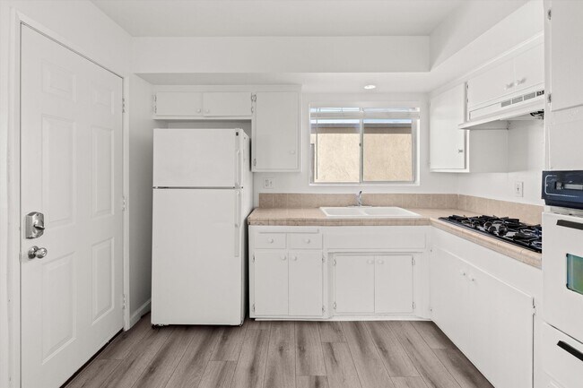 Building Photo - 6685 Sabado Tarde Rd