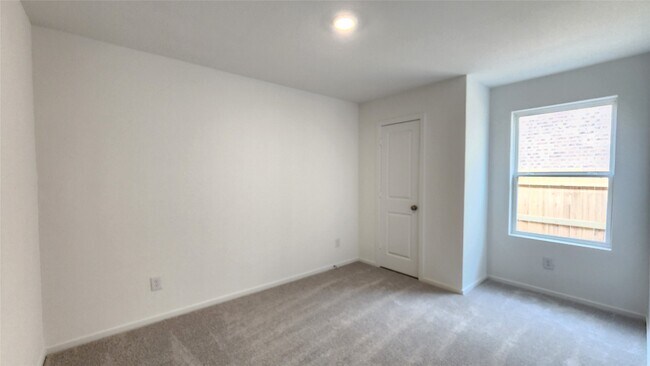 Building Photo - 16723 Old Wagon Wy