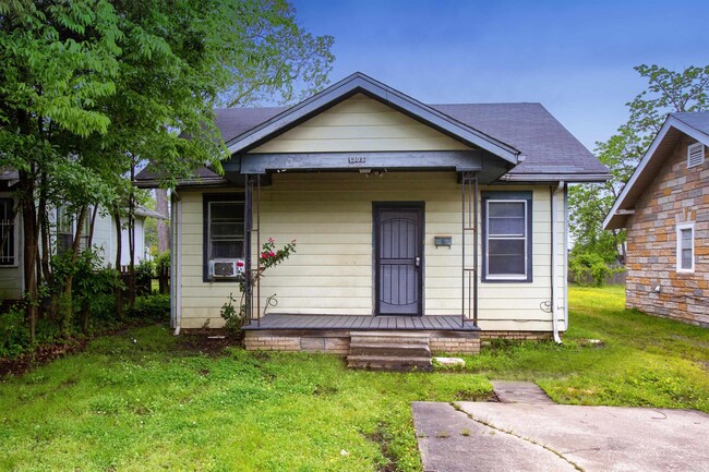 Primary Photo - 1303 Division St