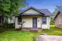 Building Photo - 1303 Division St