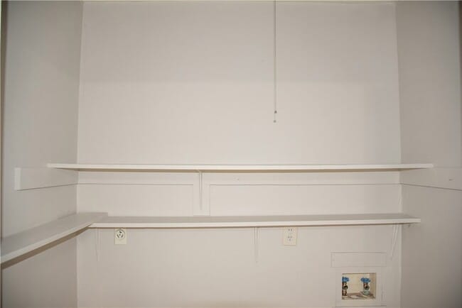 Building Photo - 1902 Woodsman Dr