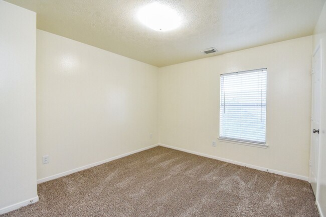 Building Photo - 19327 Poppy Grove Ln