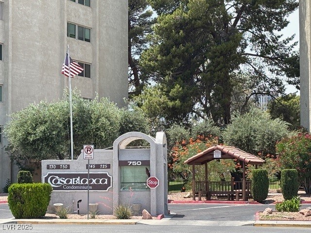 Primary Photo - 750 S Royal Crest Cir
