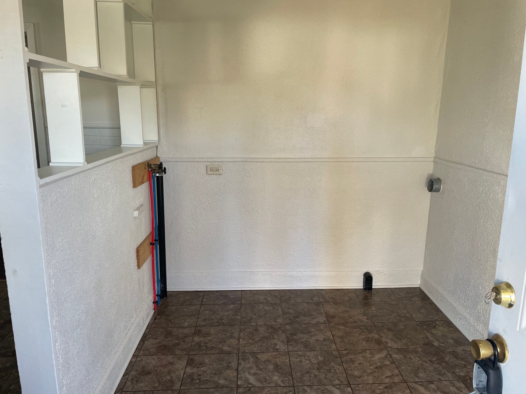 Building Photo - 230 Sturges Ave