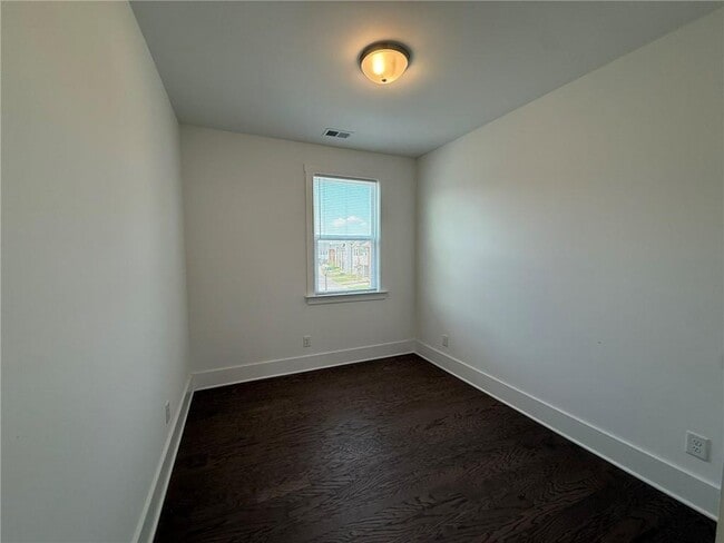 Building Photo - 1645 Aeslin Dr NW