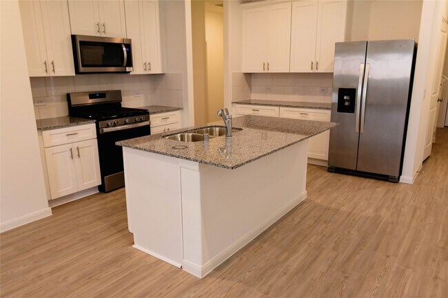 Building Photo - 14984 Rustic Moon Rd