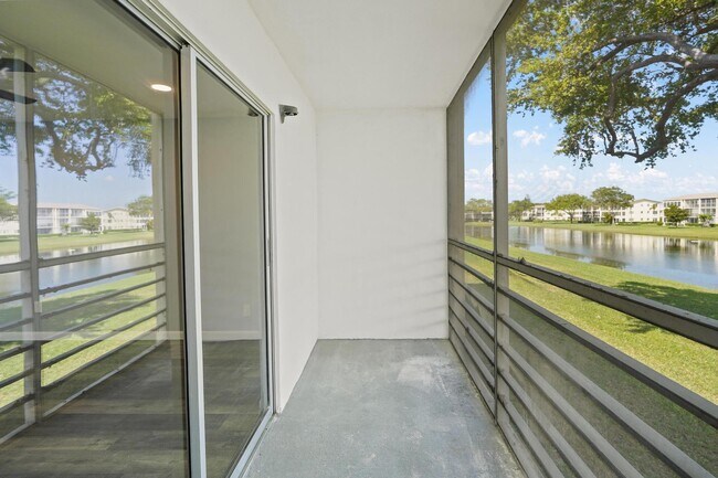 Building Photo - 147 Dorset D