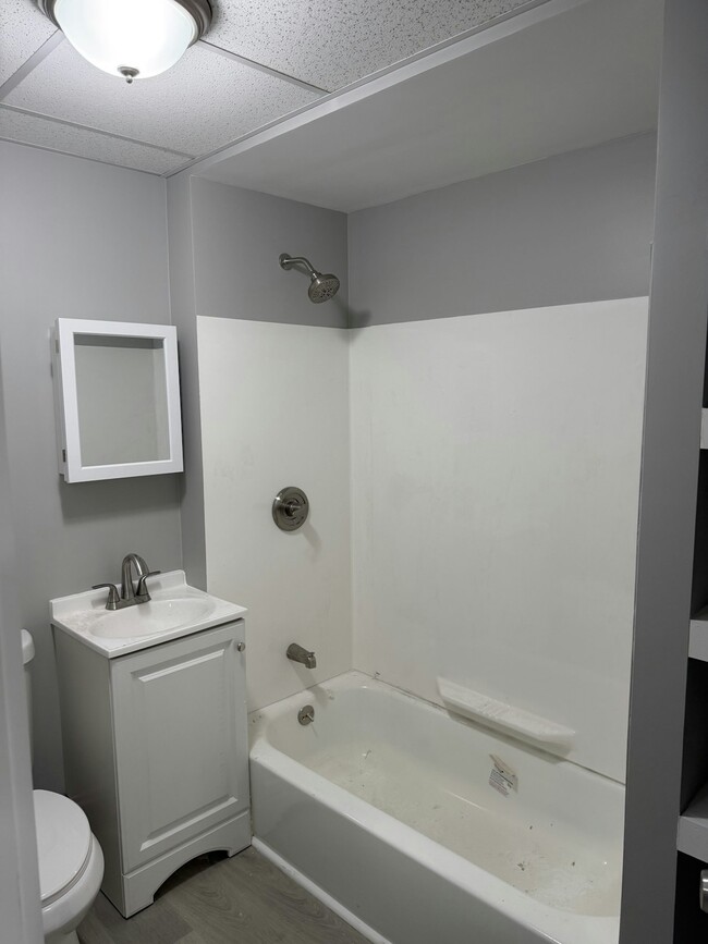 Building Photo - 137 Orange St