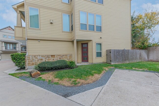 Building Photo - 6011 Kansas St