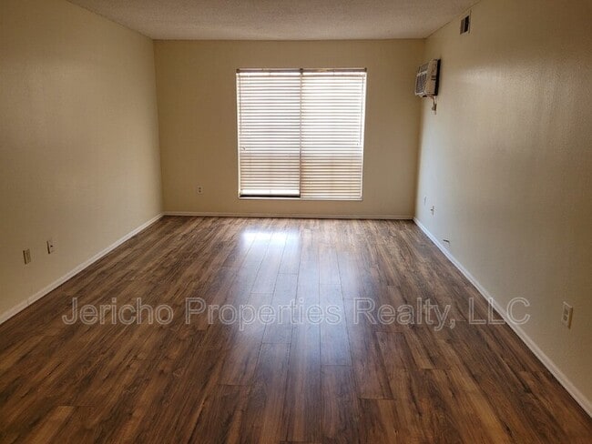 Building Photo - 3550 S Harlan St