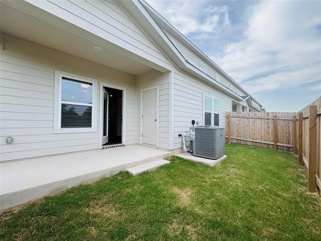 Building Photo - 1850 Settlers Glen Dr