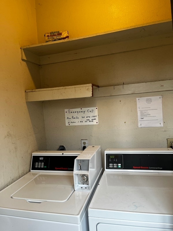 Building Photo - 616 Center St