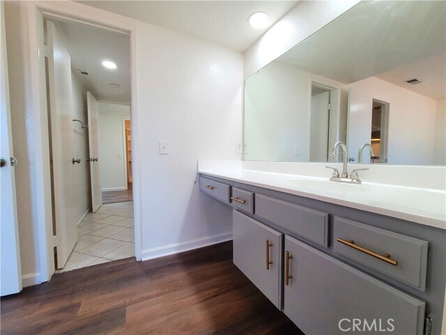 Building Photo - 1077 S Santo Antonio Dr