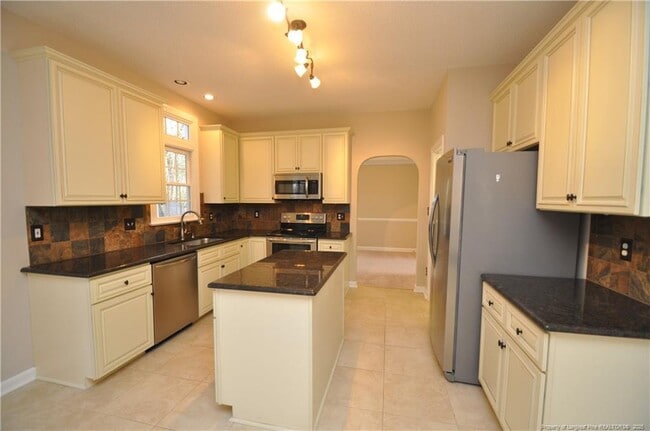 Building Photo - 206 Whiteberry Dr