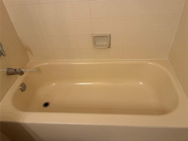 Building Photo - 1666 SE 27th Ct