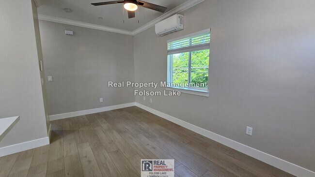Building Photo - 5431 Bradford Dr