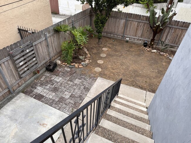 Building Photo - Gorgeously Remodeled Two Bedroom Condo Wit...