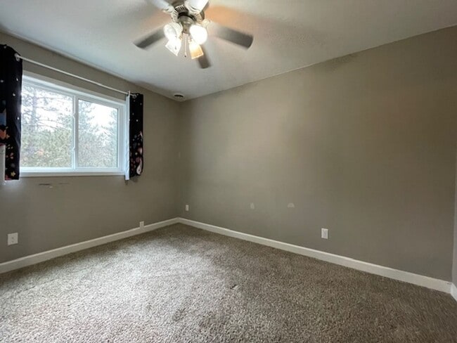 Building Photo - 5341 Bees Ln