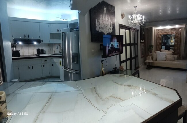 Building Photo - 3700 Galt Ocean Dr