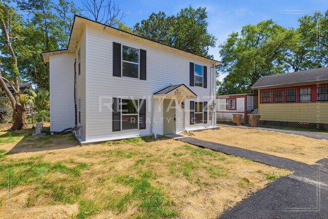 Building Photo - 377 Tuttle Ave