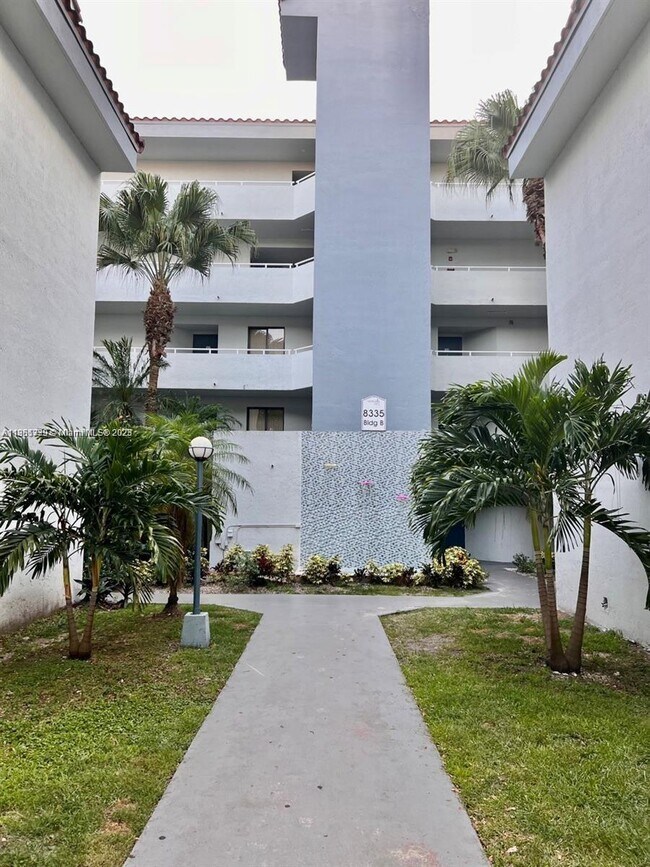 Building Photo - 8335 SW 152nd Ave
