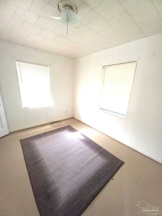 Building Photo - 4 Marine Dr