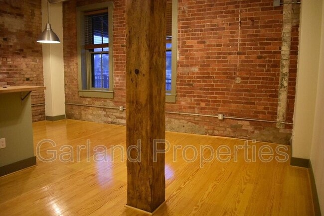 Building Photo - 113 Norfolk Ave SW