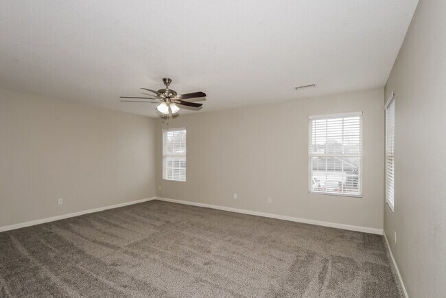 Building Photo - 9999 Chariden Dr