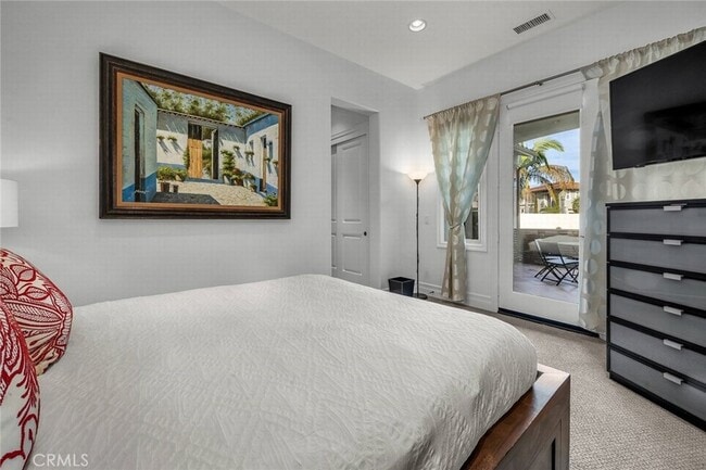 Building Photo - 8001 S Ocean Bluff Dr