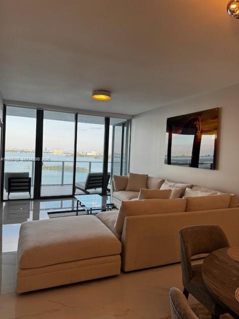 Building Photo - 700 NE 24th St