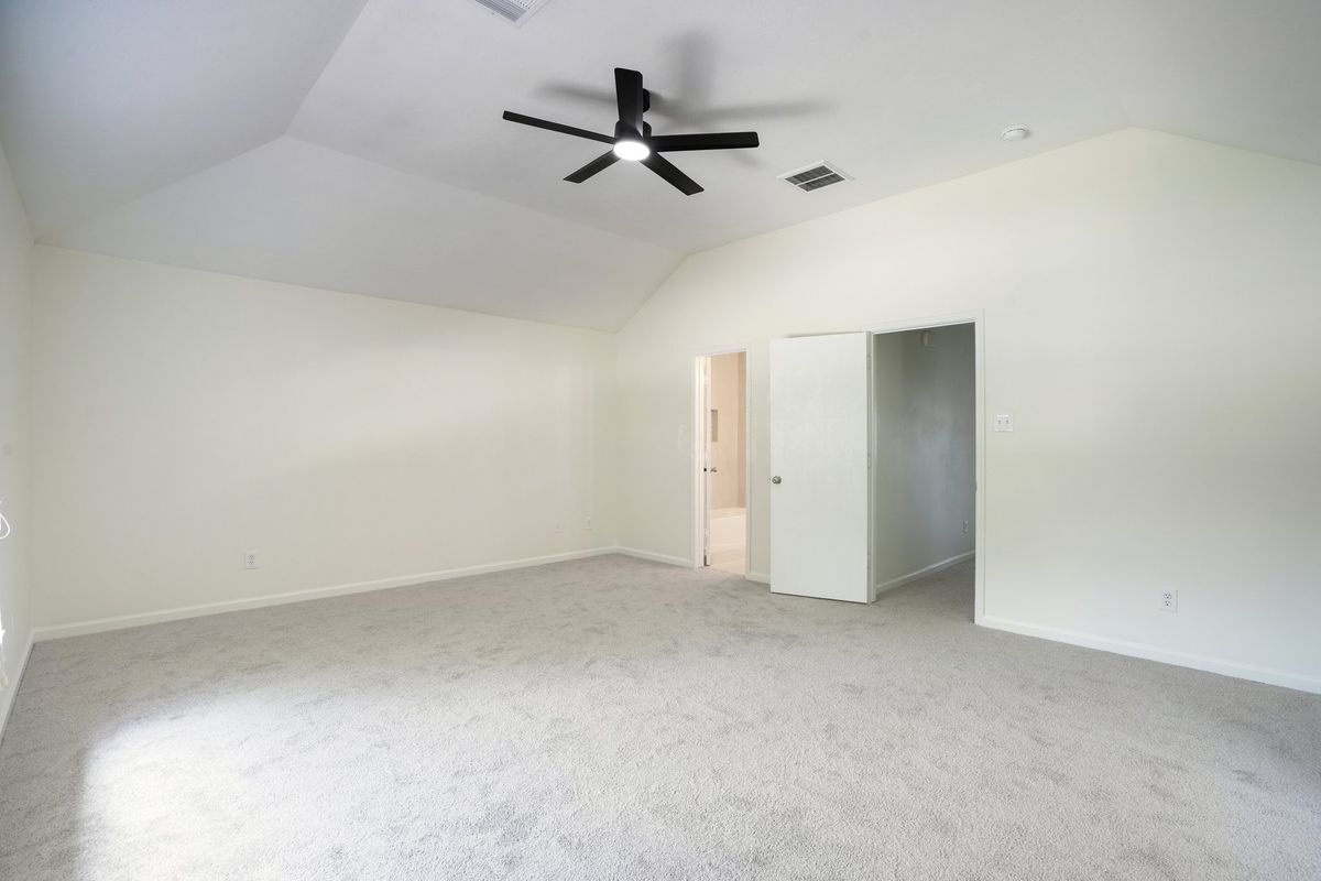 Building Photo - 4419 Crossvine Ave