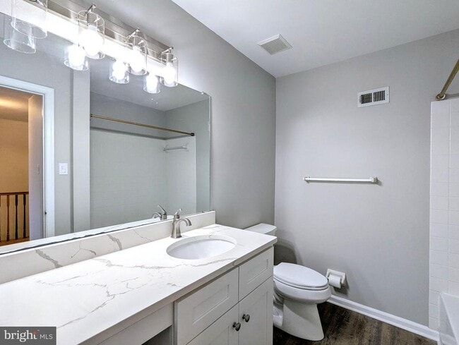 Building Photo - 54 Piccadilly Cir