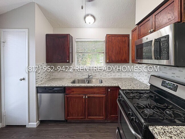 Building Photo - 18102 Twin Creek Dr