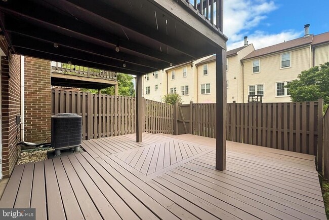 Building Photo - 9630 Sutton Green Ct