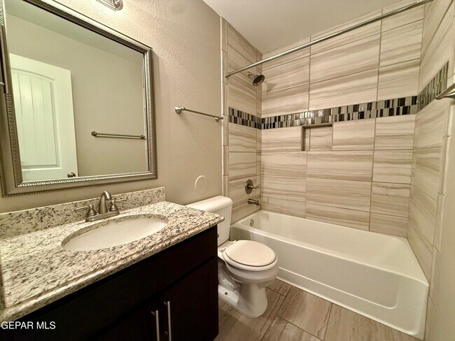 Building Photo - 15005 DREAM