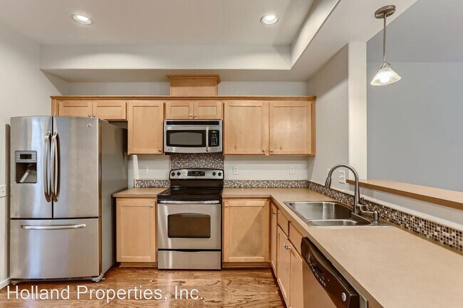 Building Photo - 3 br, 3 bath House - 2155 NE Cadbury Ave