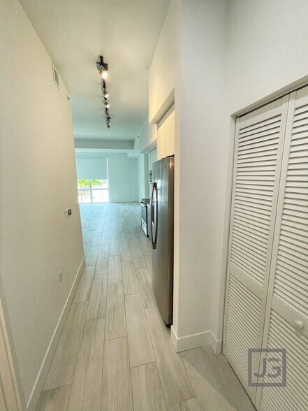 Entrance - 326 NE 5th Ave