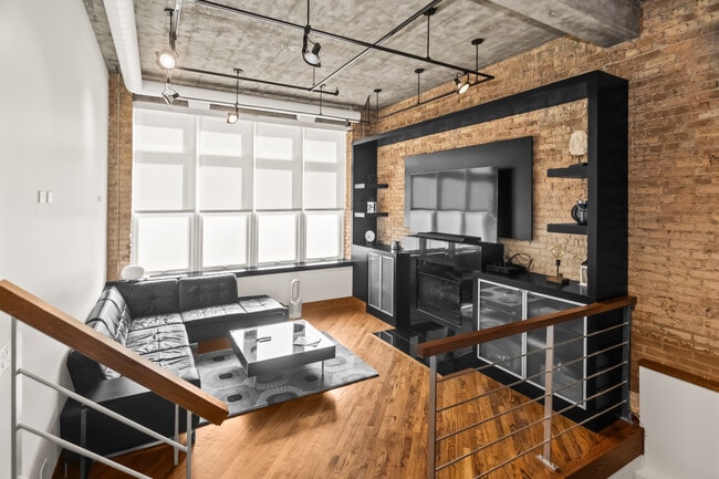 Building Photo - 1830 Ridge Ave