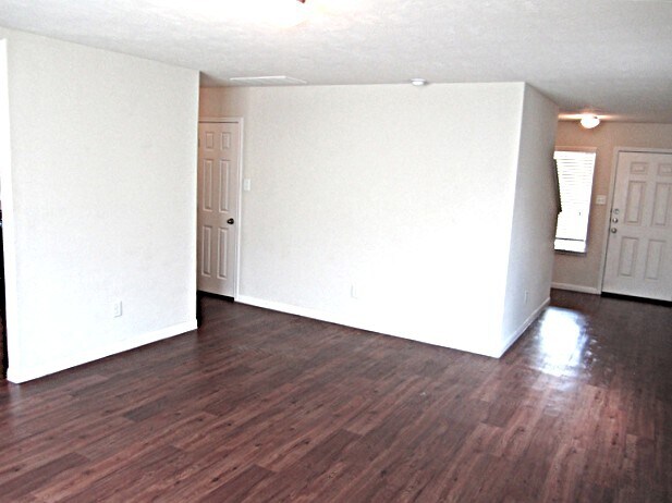 Building Photo - 22323 Queenbury Hills Dr
